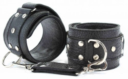 Черные кожаные оковы на липучке Черные кожаные оковы на липучке