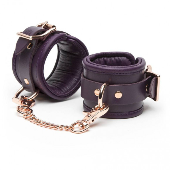 Фиолетовые наручники Cherished Collection Leather Wrist Cuffs Фиолетовые наручники Cherished Collection Leather Wrist Cuffs