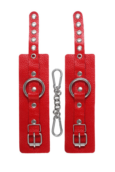 Красные мягкие кожаные наручники с люверсами