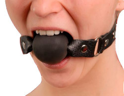 Кляп-шар на чёрных кожаных ремешках Кляп-шар на чёрных кожаных ремешках