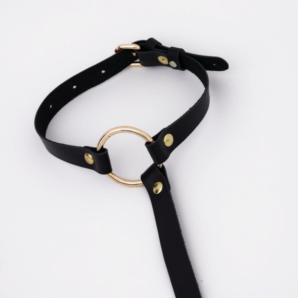 Черная кожаная портупея с резными элементами