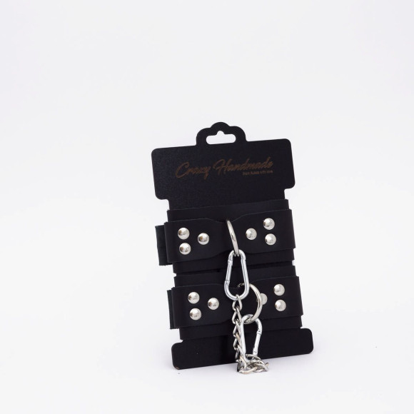 Черные кожаные наручники с регулируемыми ремешками