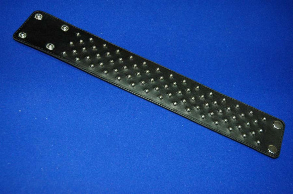 Широкий проклёпанный ошейник-полоска