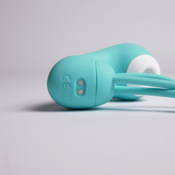 Бирюзовый вакуумный стимулятор клитора с вагинальными виброшариками